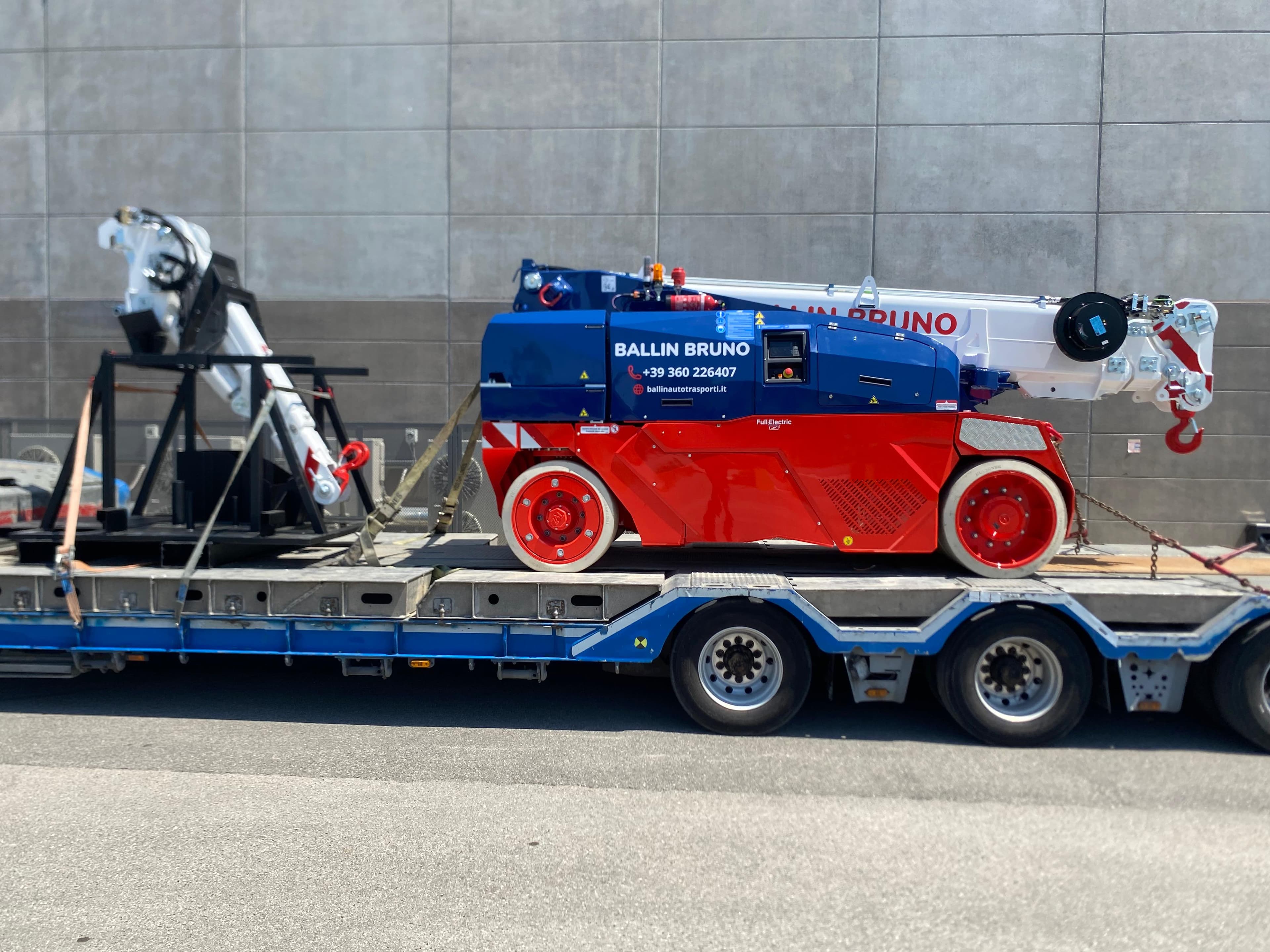 Gru elettriche e carrelli elevatori